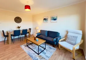 Sleek & Modern 2BR - Easy Access to City Centre - Image 2