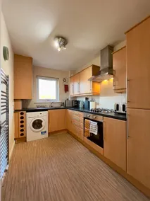 Sleek & Modern 2BR - Easy Access to City Centre - Image 5