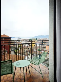 Elegant penthouse with lake view - Image 3