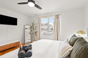 2 bedroom Downtown Unit - Image 3