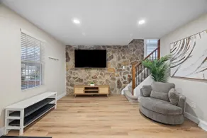 Modern and Cozy 3BD Home in Gibsonia-Pittsburgh - Image 3