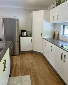 Modern self-contained apartment - Image 2
