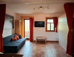 Cozy 1-bedroom apartment with balcony - Image 2