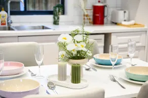 Wahroonga/2 rooms for 4 people/walk to train station/free parking/food heaven - Image 2