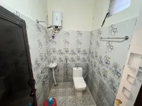 Padmavathi Homestay -2BHK 1BHK AC Apartments for group of families - Best location - Flyover to Alipiri gate - Walk to PS4 Veg Restaurant - Modular Kitchen - Super fast Wi-Fi- Near to Tirupati Bus Stand 2 KM-Near to Railway Station 2KM - Image 4