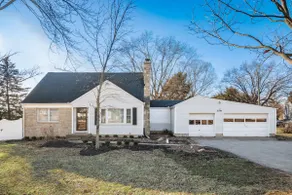 5 Bed, 2 Full Bath Cape Code Home in New Albany OH - Image 3
