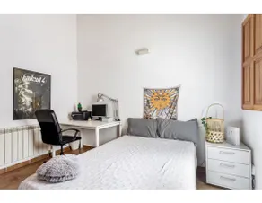 Cute & Cozy Little House - Image 4