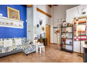 Cute & Cozy Little House - Image 3