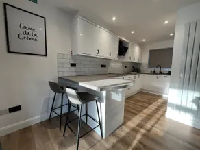 Modern 2 Bedroom House - Image 5