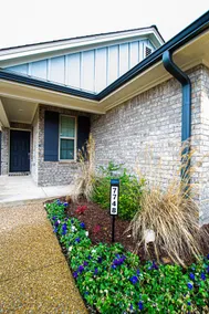 Family & Pet Friendly Retreat - Backyard & Patio - Image 5