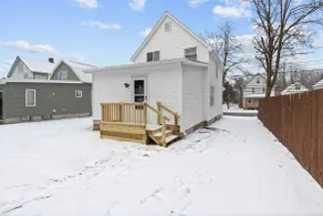 Peaceful East Side Retreat - Image 3