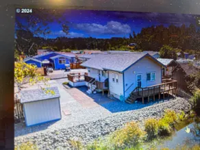 Creekside Bungalow-Lake and Dune Access - Image 4