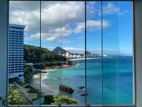 Sophisticated oceanfront apartment in Rio - Image 4