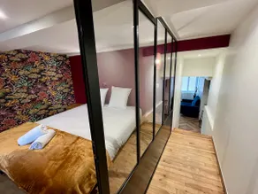 Cocoon in Bourgoin Center with Private Parking & Air Conditioning - Image 2