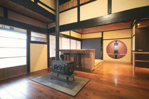 The theme is ”busy, relaxing” / 140-year-old old house for rent - Image 2