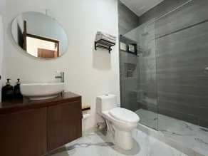 Cozy condo, few steps from the beach - Image 3