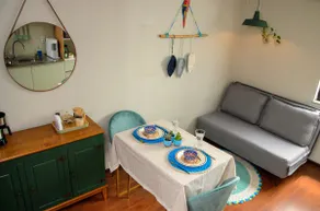 Well-located flat with A/C - Image 5
