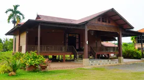 Jarah Residence, Classic Home Staycation - Image 2