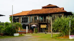 Jarah Residence, Classic Home Staycation - Image 5