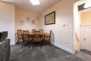 Hooden Bar and Grill Flat - Image 3