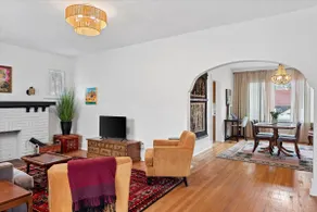 The Artist's Bungalow: 1 King and 1 Queen Bed - Image 3