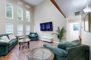 Wisteria Lane Forest Retreat in Olympia - Image 4