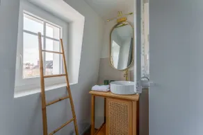 House with garden & garage · Downtown Tours - Image 3
