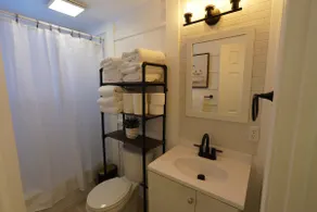 Bright & Private WHOLE HOUSE 4 YOU Near Everything - Image 3