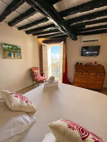 Cliffside Apartment – Amazing View - Image 4