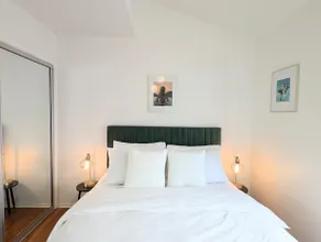 Central, Bright & Quiet Loft Townhouse - Image 3
