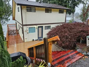 Waterfront Home on Clear Lake, near Eatonville - Image 4