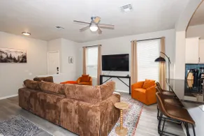 Luxury 4BR getaway near Zilker and COTA - Image 5