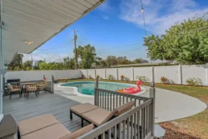 Citrus Oasis: 4BR Pool Home - Image 4