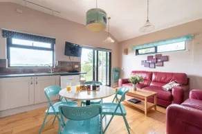 Tor Farm Lodges - Private Hot Tubs, Shared Seasonal Outdoor Pool, Dog Friendly - Image 4