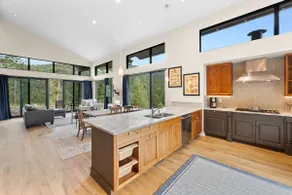 Pineview Panorama Luxe Retreat 20 Mins to Boulder - Image 2