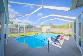 The Rizz Retreat! Heated Pool / Arcades / Beaches! - Image 2