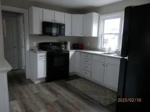 Large home to share the fun - Image 4