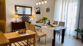 St Julians Cute Holiday Apartment with side seaview - Image 4