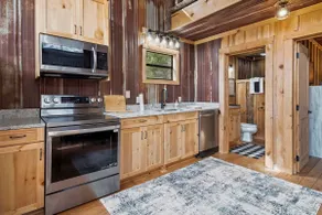 Hidden Oaks Majestic Cabin #3 - Image 5