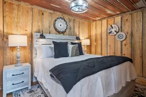 Hidden Oaks Majestic Cabin #3 - Image 4