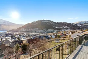 6 bedroom house with great view - Image 4