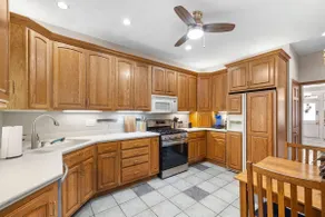 Mount Washington Home with Private Deck Sleeps 16 - Image 4