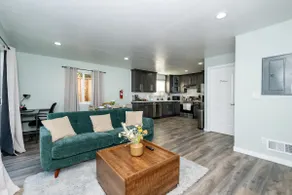 Near airport, SJSU, in unit w/d! - Image 3