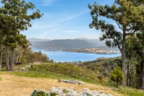 Spectacular Views of Deep Bay w/ Private Hot Tub - Image 3