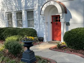 Exclusive 5-Star Carriage House: Historic District - Image 4