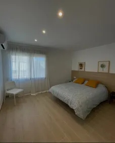 Cozy, large house with terrace - Image 4