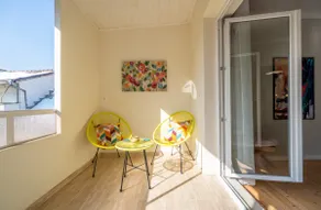 Simply Iconic 2BDRM Ideal Center - Image 2