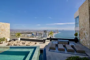 Elegant with ocean view and balcony by Gpsrentas - Image 5