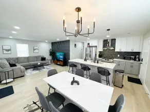 Stylish Getaway in Heart of ATL - Image 4
