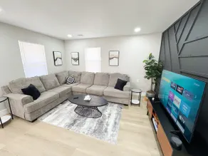 Stylish Getaway in Heart of ATL - Image 2